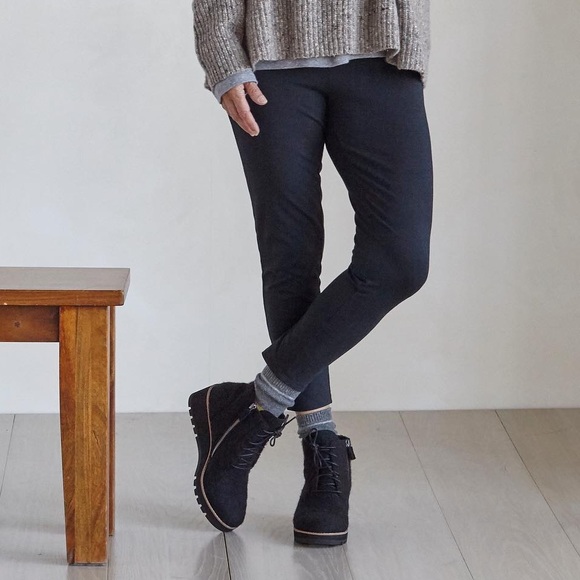 EILEEN FISHER 10 Crew Felted Wool Wedge Booties in Black • Lace Up Ankle Boots - Picture 15 of 16